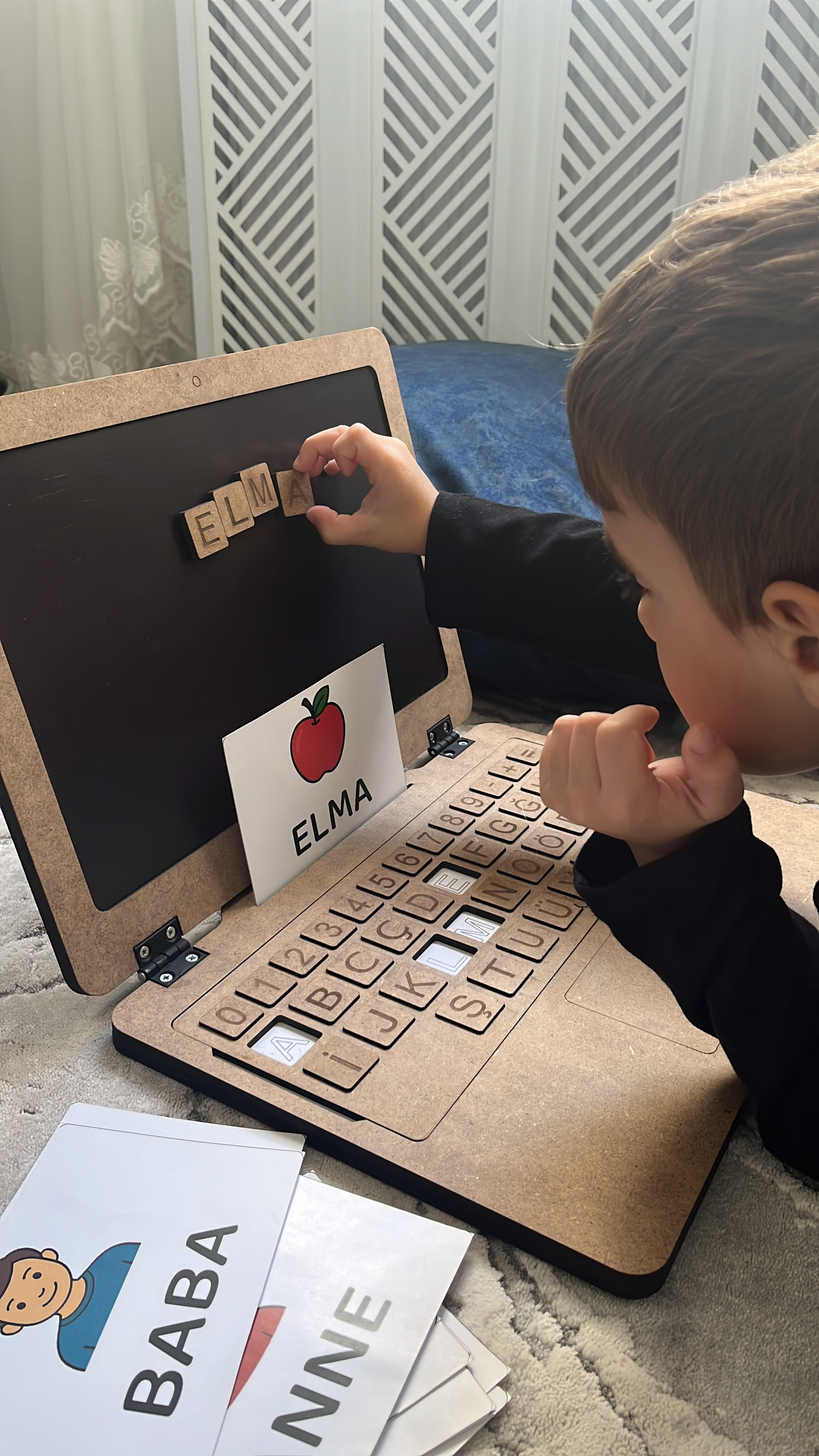 Minik Yazar Ahşap Laptop Yazı Oyunu